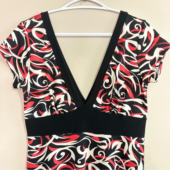 4/$10🎄 Vintage Y2K Black White & Red Swirl Dress w Cap Sleeve & Deep V-Neck - Picture 2 of 9